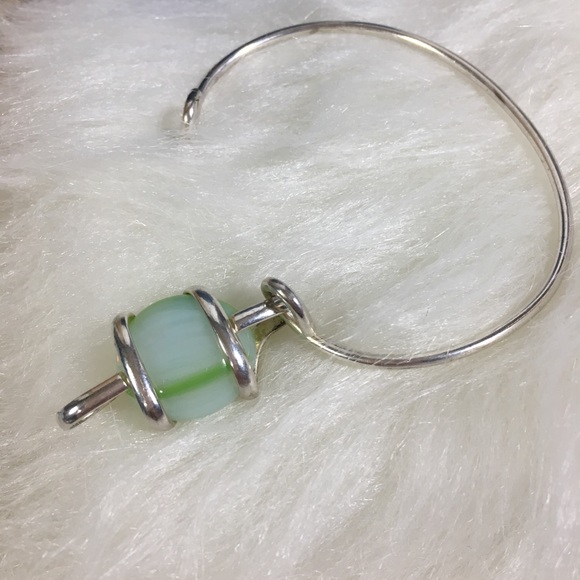 🐾 🐾Glass & Silver toned Handmade Bracelet Green - Picture 4 of 8